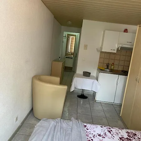 Zimmer - Studio Im Herzen Von Unterseen Apartamento Unterseen